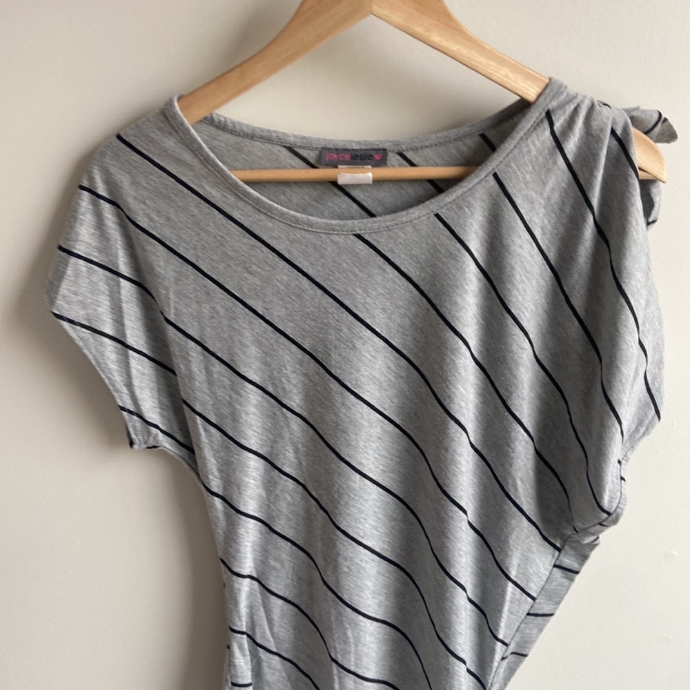 Joyce Leslie asymmetrical gray and black shirt small - Picture 3 of 8
